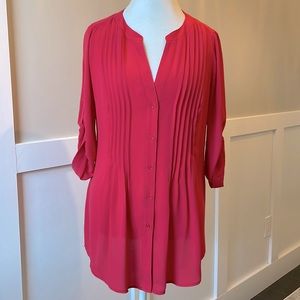 BCBG Twiggy Pleated Button Down in Poppy Size M